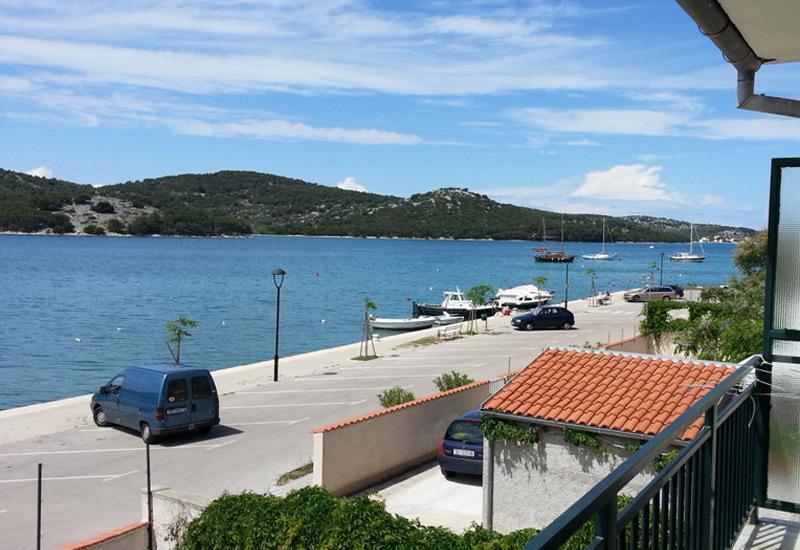 Waterfront Apartments Tisno Oda fotoğraf